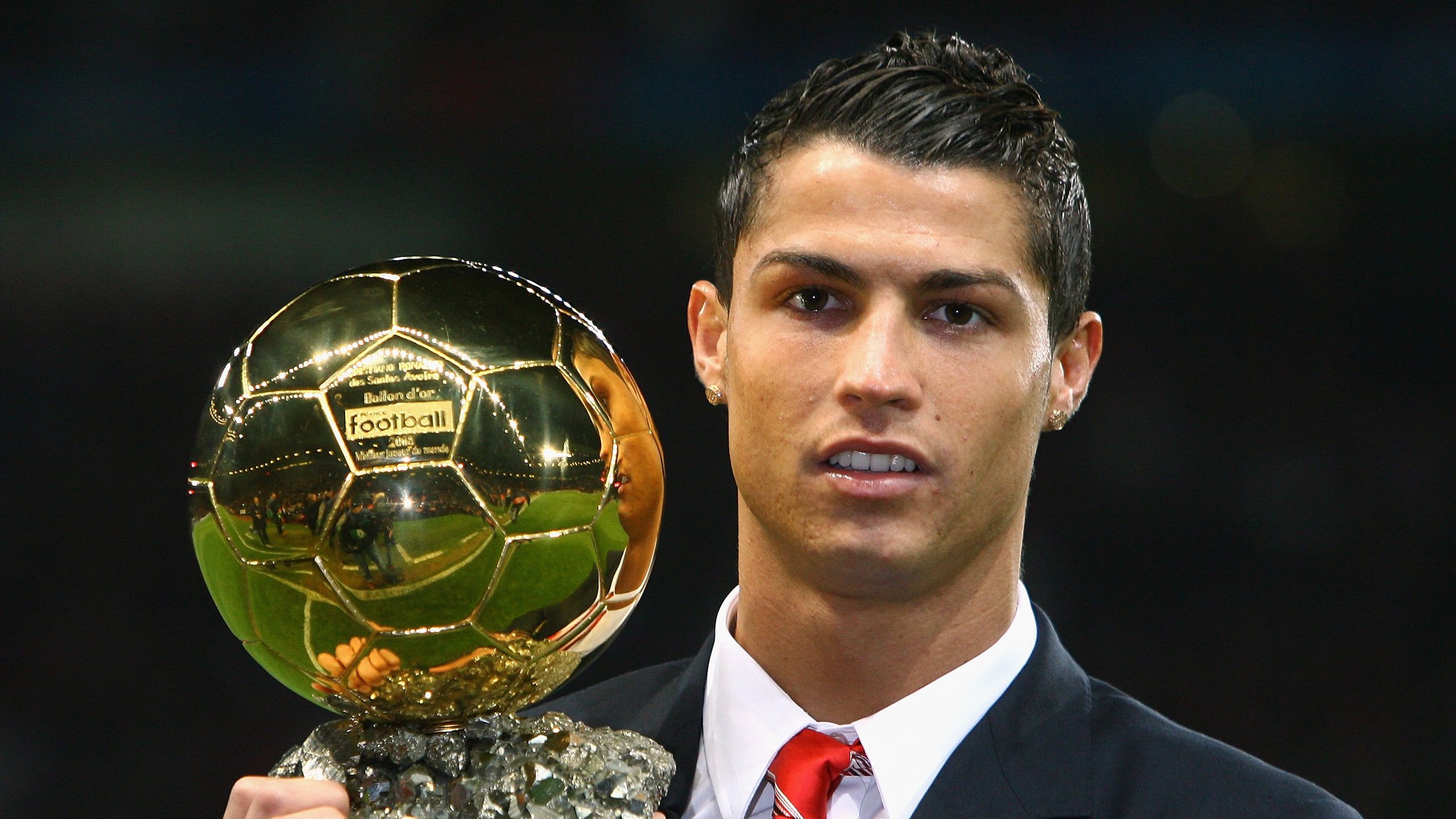 梅西带领阿根廷勇闯南美预赛，表现抢眼